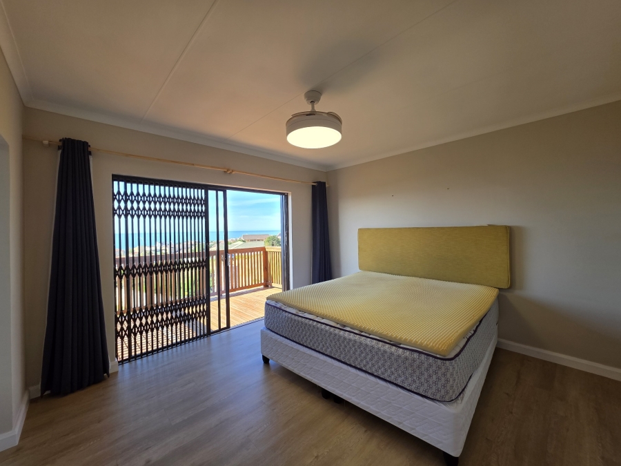 4 Bedroom Property for Sale in Wavecrest Eastern Cape